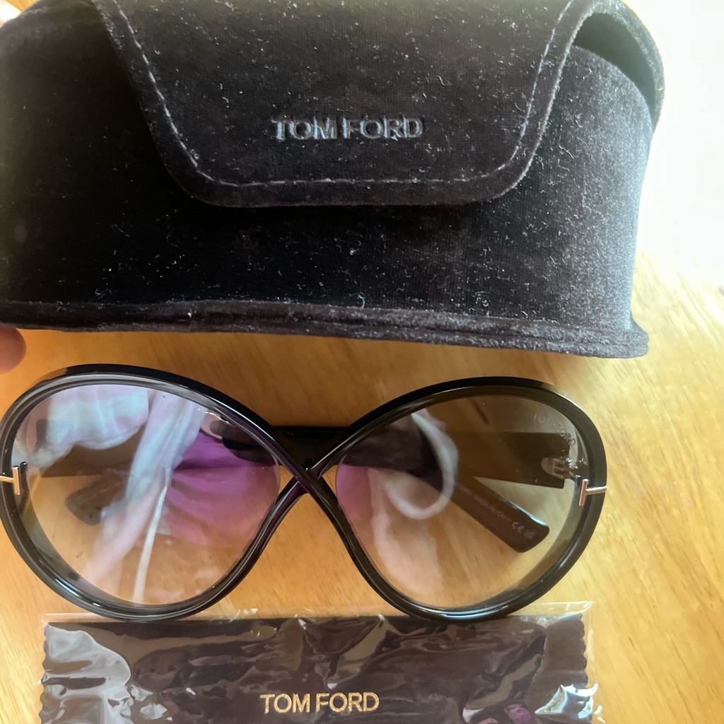 Tom Ford Elegant Black Sunglasses
